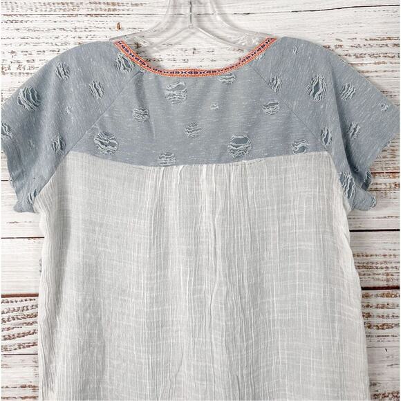 Hem & Thread Women's Distressed Color Block Short Sleeve Shirt Blue White Small - Picture 11 of 12